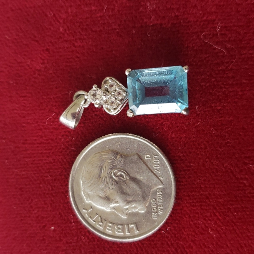 JTV pendant with blue stone